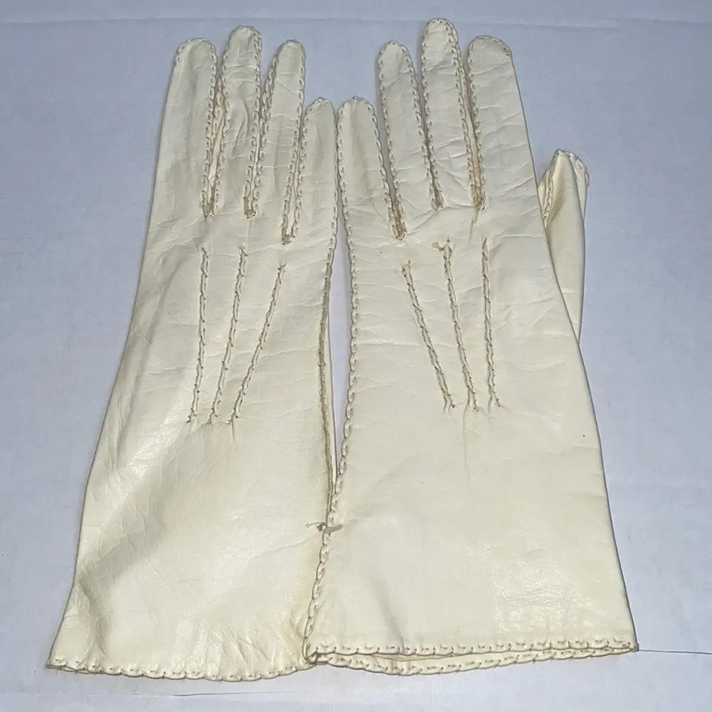 Nwot Vtg Marto Mate table cut cream colored lambskin gloves‎